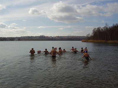 Soutěž v zimním plavání, start na 250m, Plzeň, březen 2011, teplota vody 6°C
