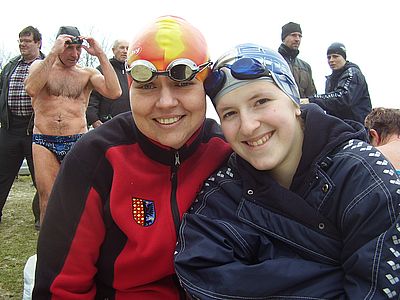 Dana Zbořilová a Gabriela Trebichavská, zimní plavání, březen 2011, Opava