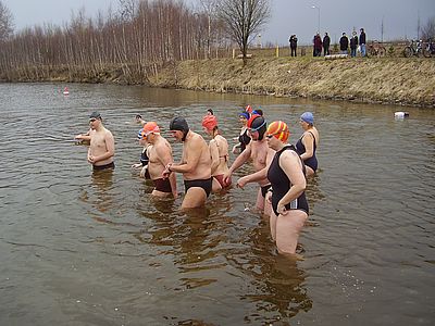 Stříbrné jezero Opava, zimní plavání, start na 250m